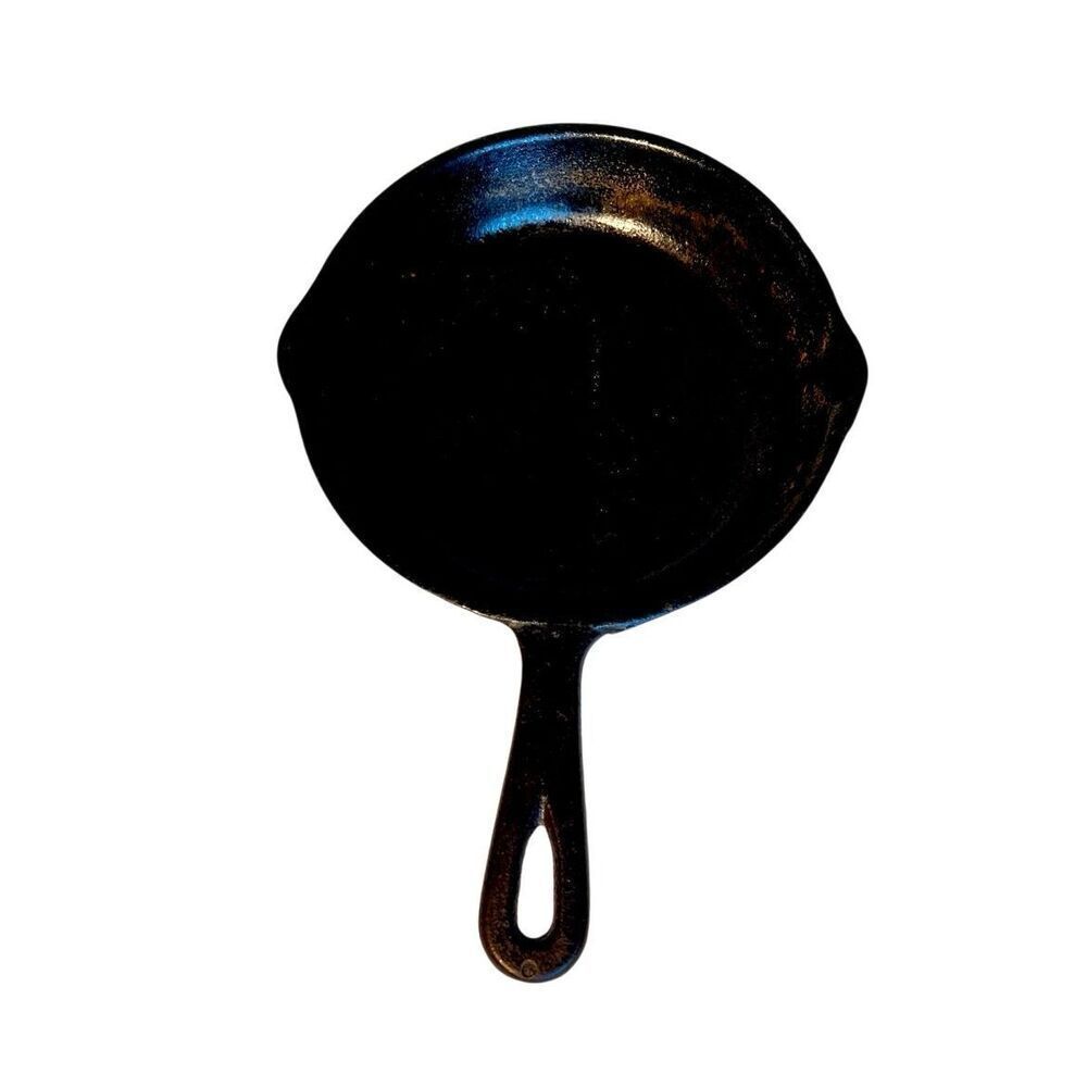 VINTAGE CAST IRON CLASSIC SKILLET 4 Made in KOREA